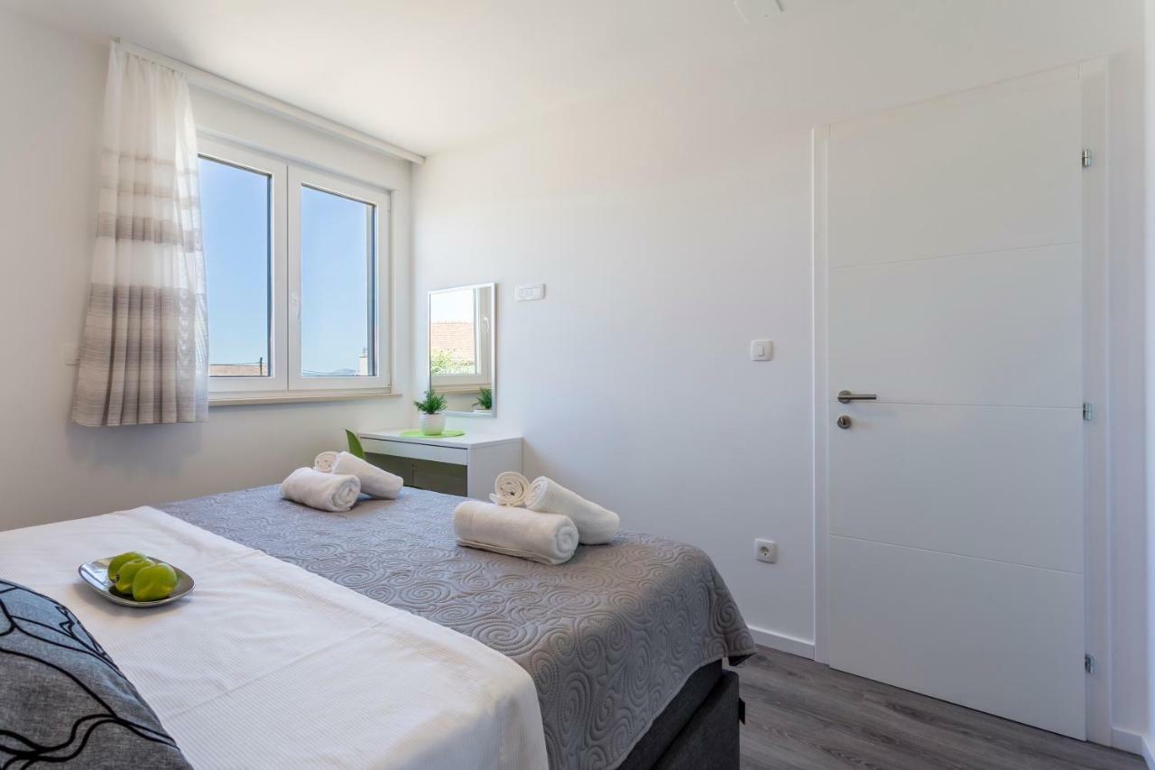 Apartments Villa 19 Podstrana Habitación foto